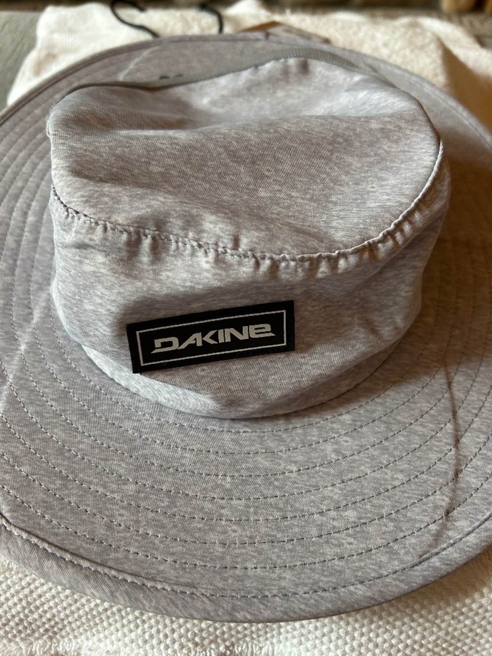 Dakine Grey Unisex No Zone Floating Water-Sports Hat, UPF 50+ Size S/M, NWT